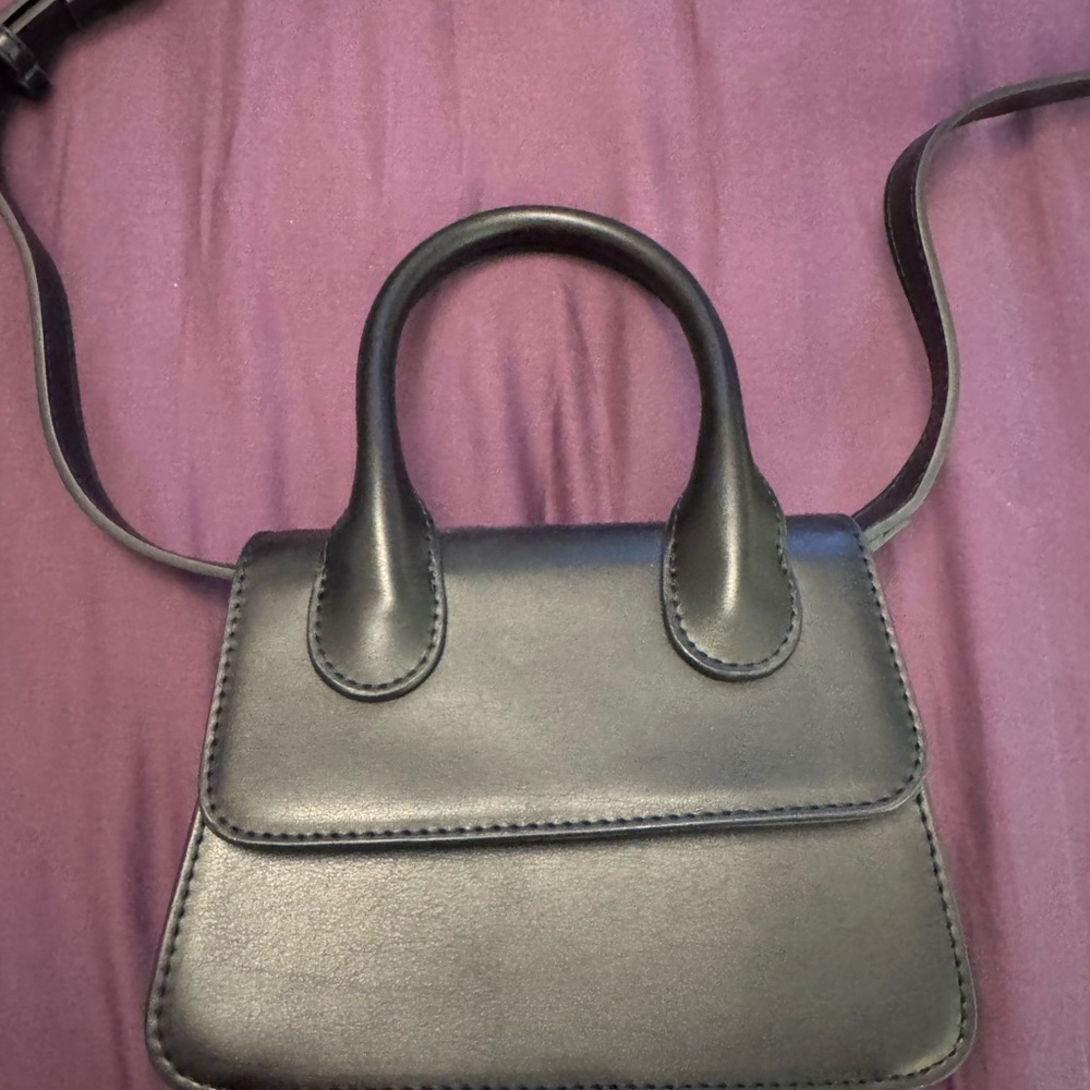 Abercrombie black crossbody mini bag